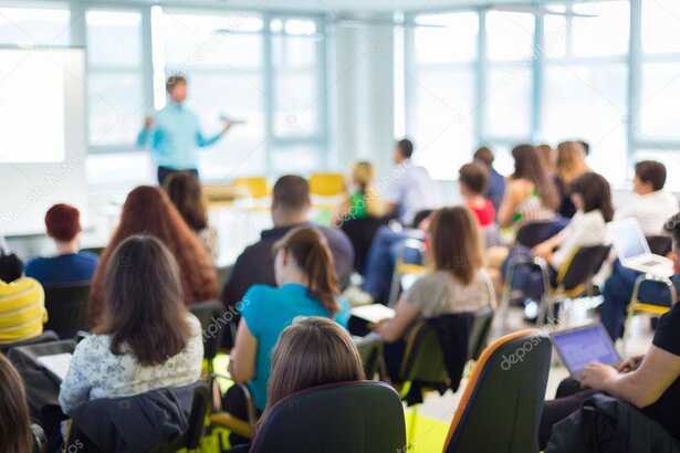 Incontro di formazione per insegnanti in una sala conferenze